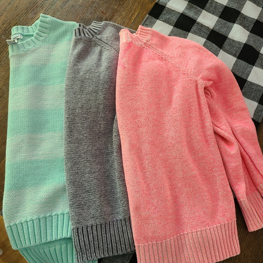 Girls sweaters size 6/7